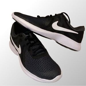 COPY - Nike Revolution 4